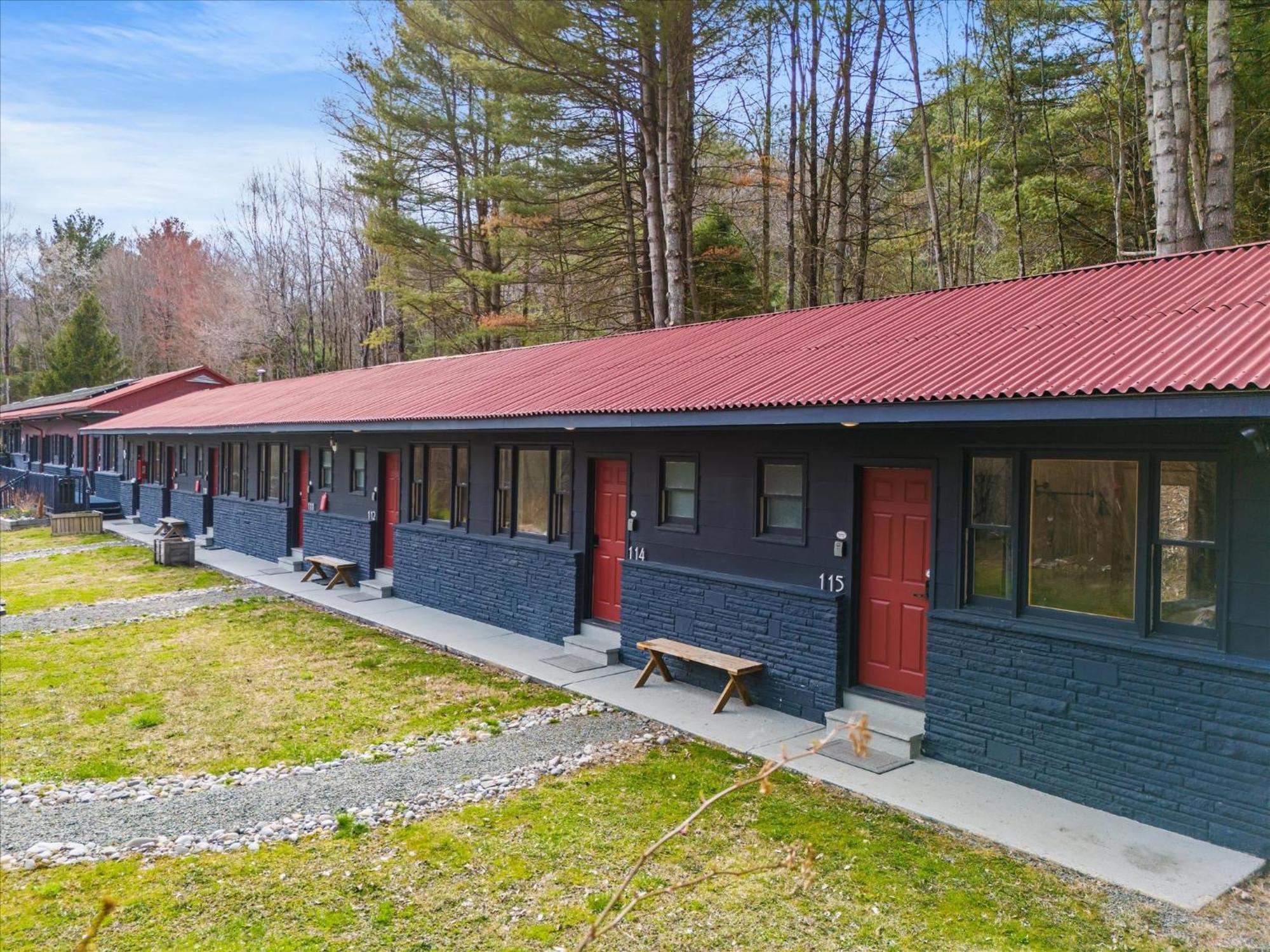 Green Acres Retreat Hancock Экстерьер фото