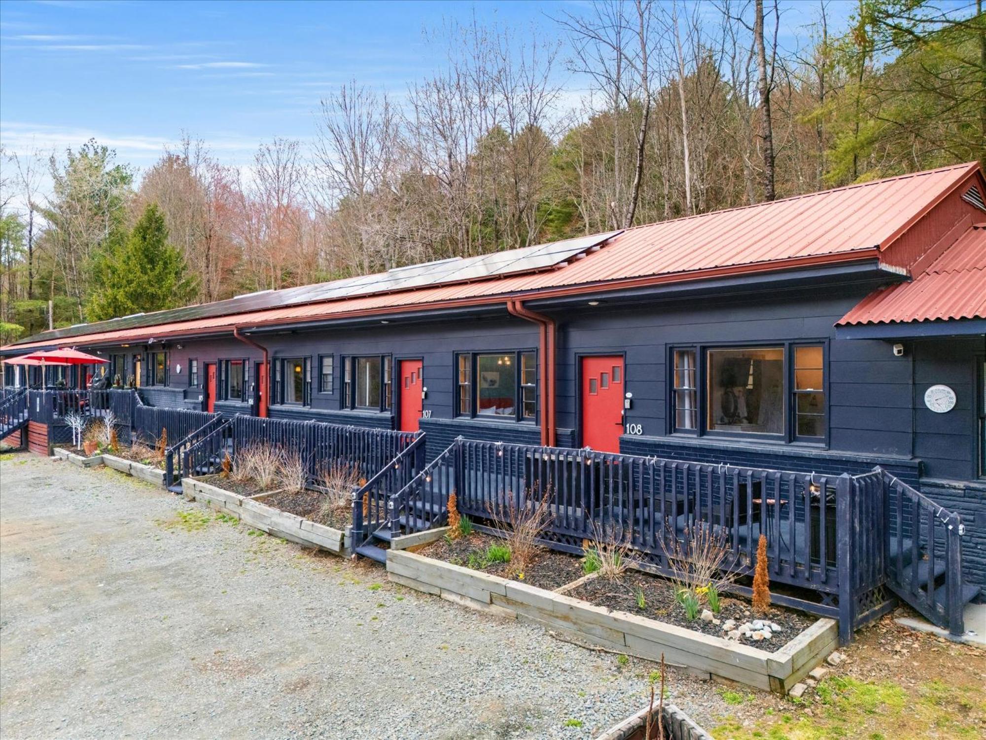 Green Acres Retreat Hancock Экстерьер фото